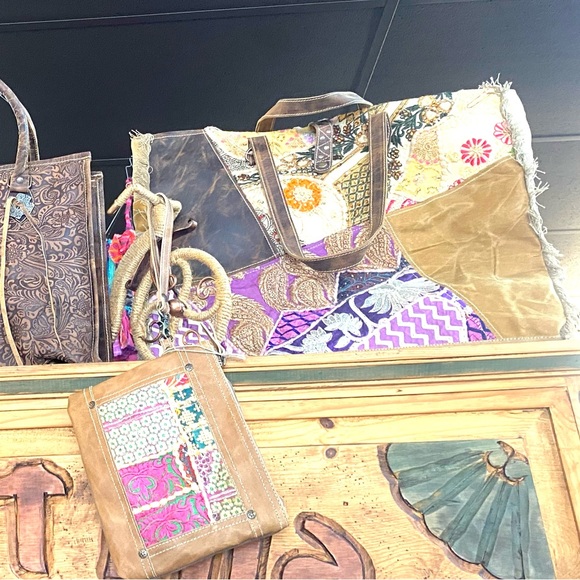 NWT Boho Waxy Weekender Bag - Picture 6 of 7